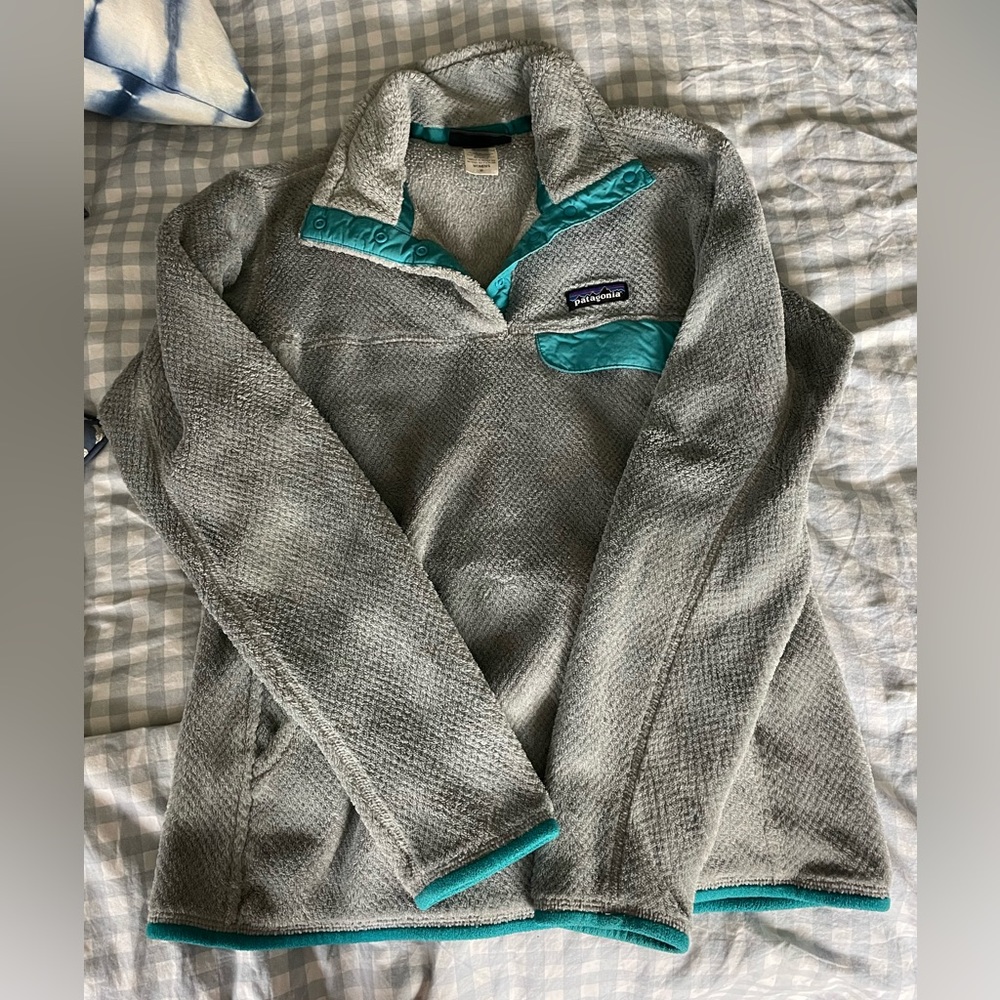 Patagonia gray pullover